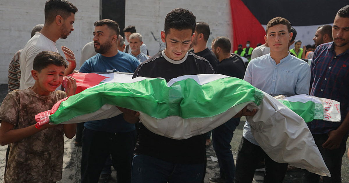 استشهاد رجل وزوجته بغارة على محيط مجمع الشفاء الطبي بغزة